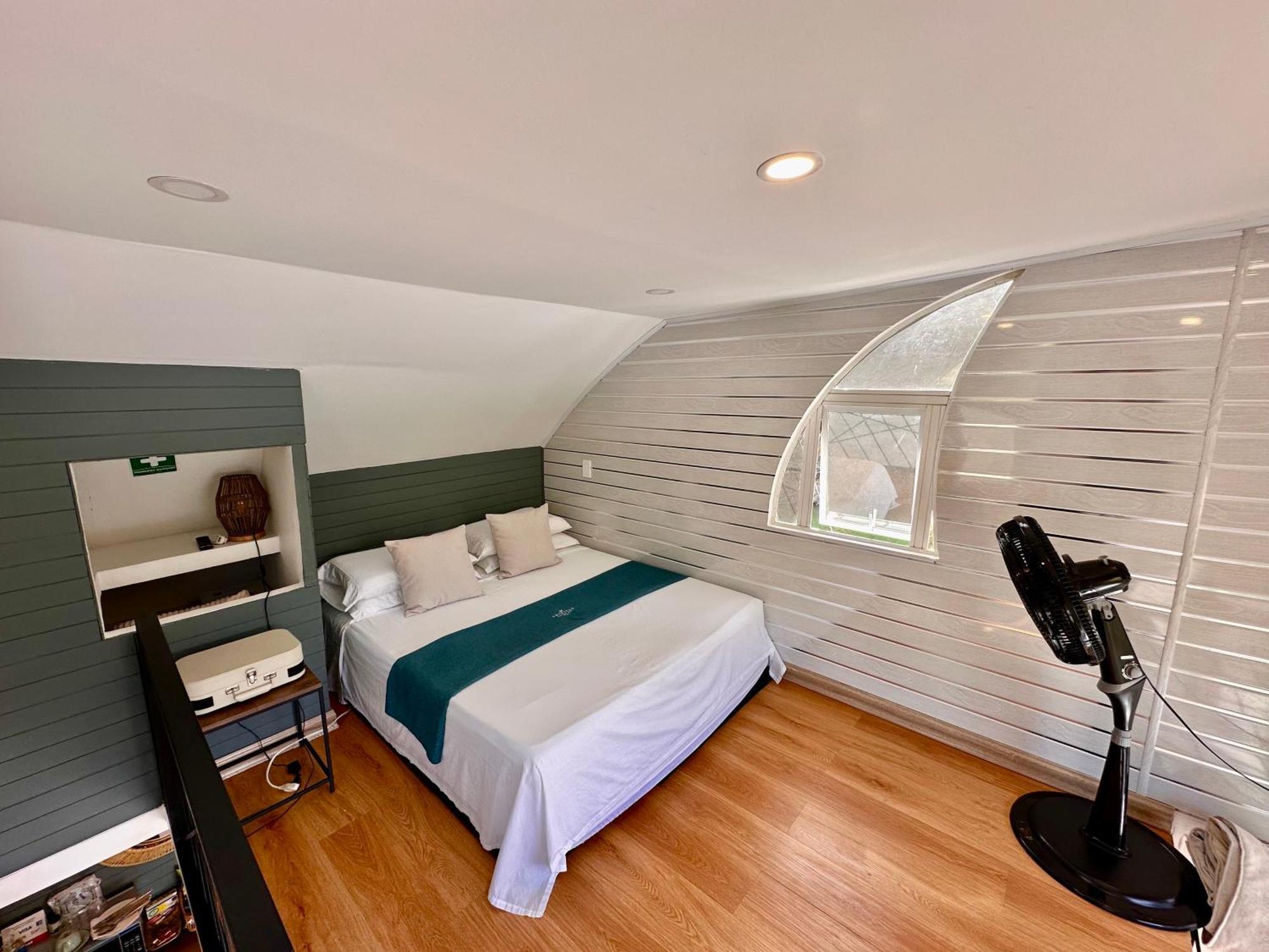 ホテル Casa Flotante La Trinidad Guatapé エクステリア 写真